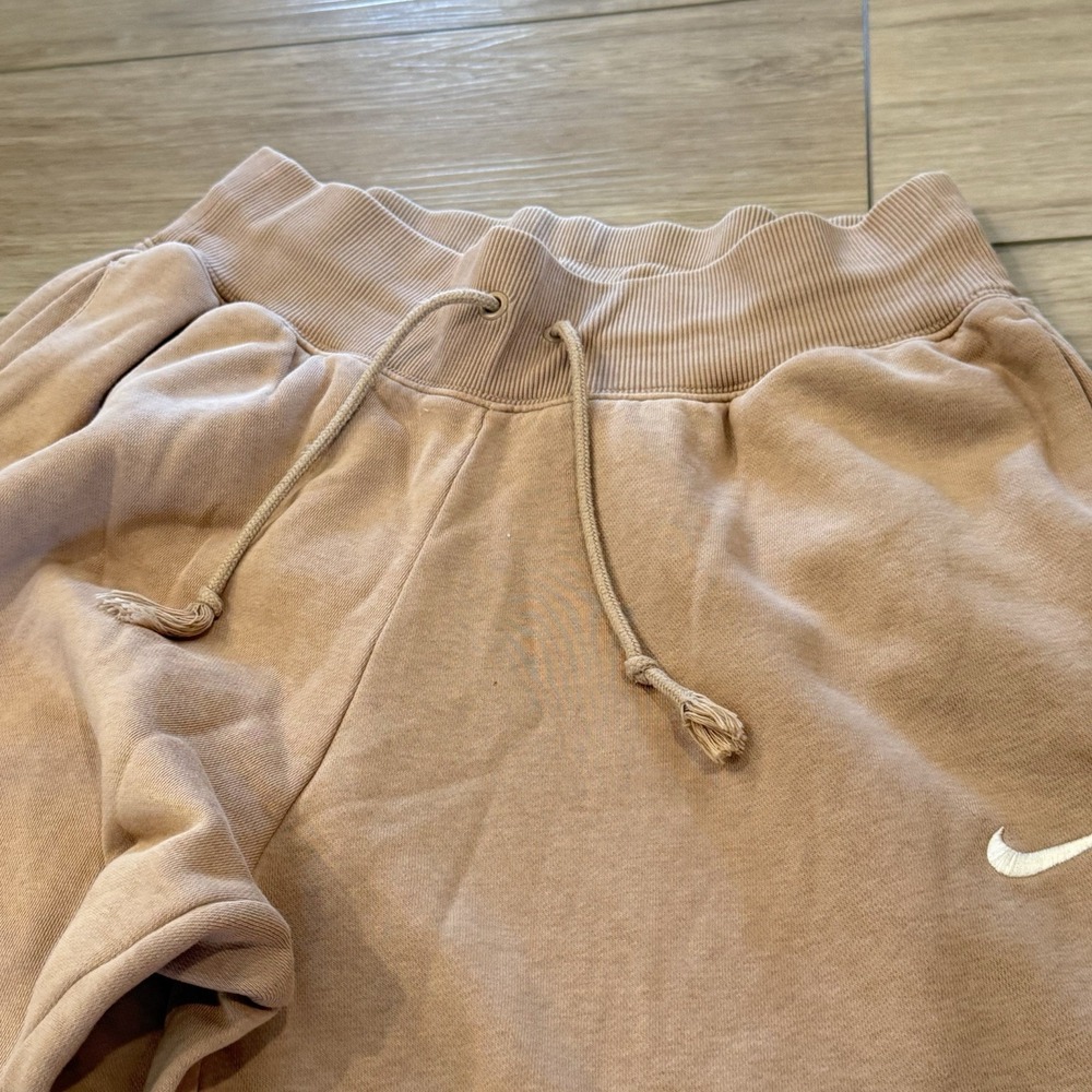 Nike Mid Rise Sweatpants Size S Tan Beige Swoosh Joggers Athleisure Comfort - Picture 5 of 7